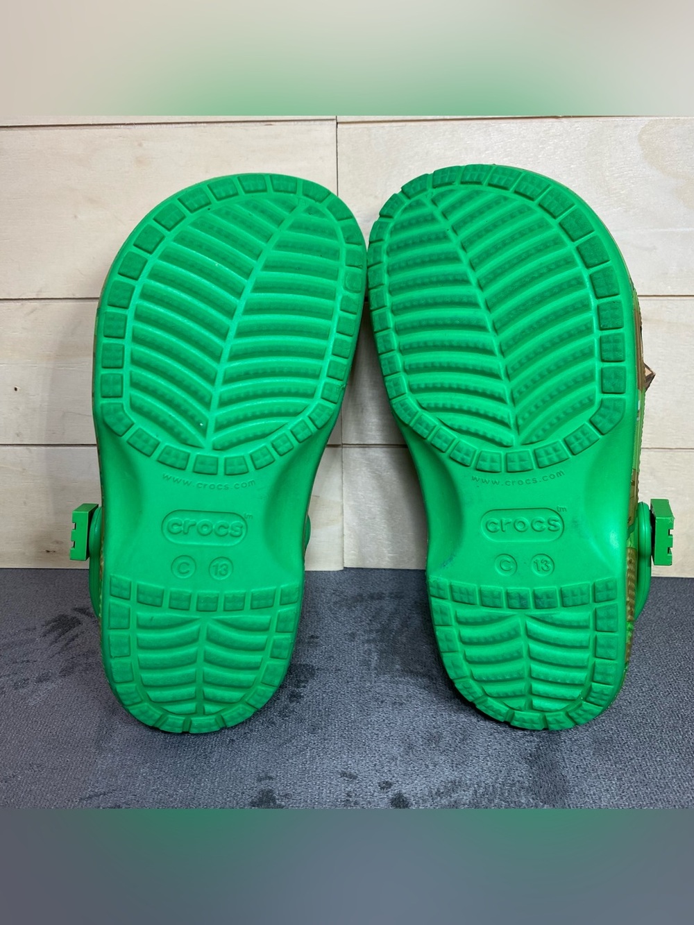 Crocs Classic Clogs Minecraft Green Unisex Kid's Size 13 Shoes Slip-Ons - Picture 10 of 11